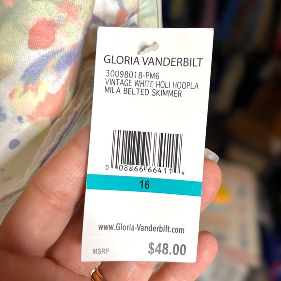 Gloria Vanderbilt Capri - Picture 5 of 16